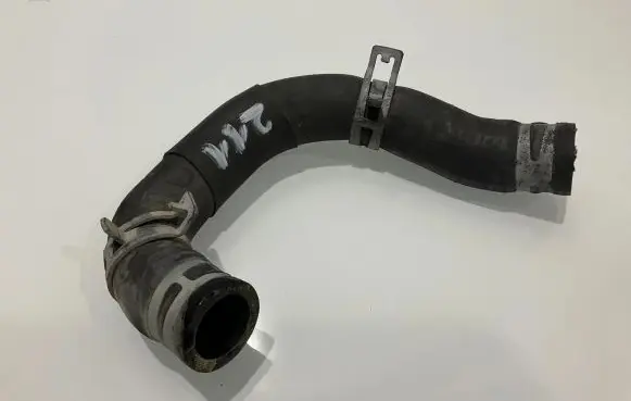 Mercedes-Benz E W211 Engine coolant pipe/hose