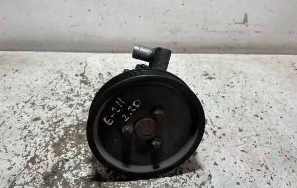 Mercedes-Benz E W211 Power steering pump A0044661201