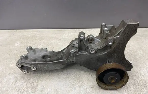 Generator/alternator bracket