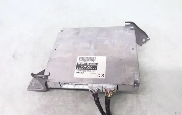 Toyota Avensis T250 Engine control unit/module 8966105C80 1758009251