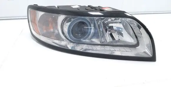 Volvo V50 Headlight/headlamp 30763038