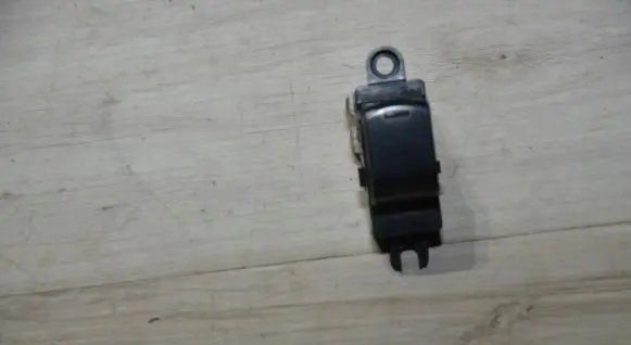 Nissan Note (E12) Electric window control switch