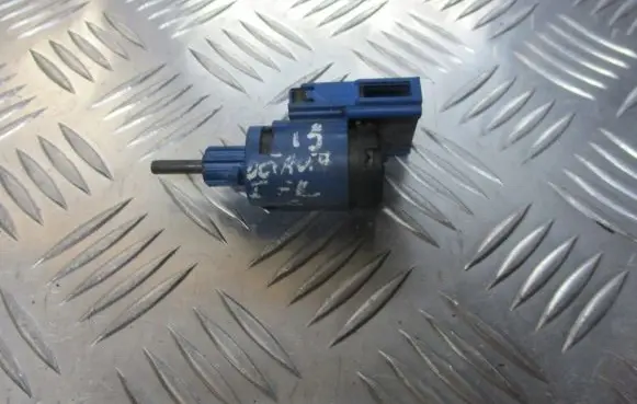 Skoda Octavia Mk1 (1U) Clutch pedal sensor 1J0927189E