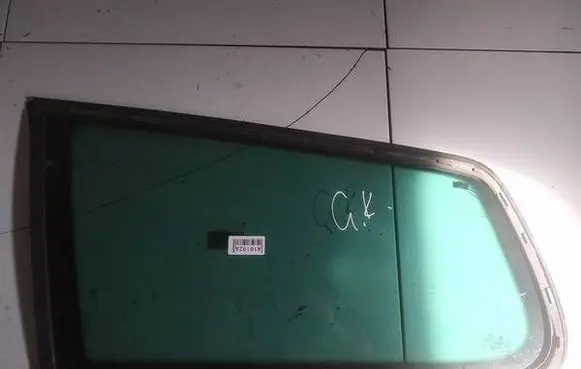 Volkswagen PASSAT B6 Rear side window AS3