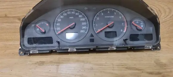 Volvo S80 Speedometer (instrument cluster) 9472449