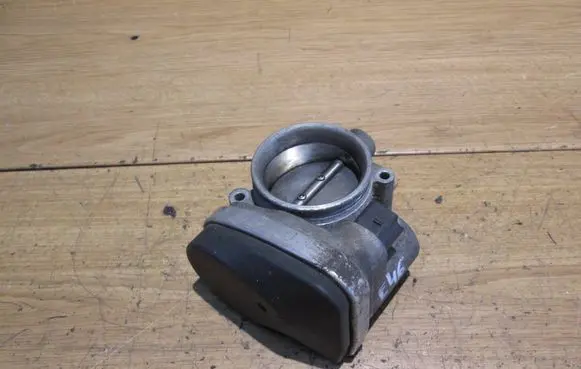 BMW 3 E46 Throttle valve 1439224 1354143922404