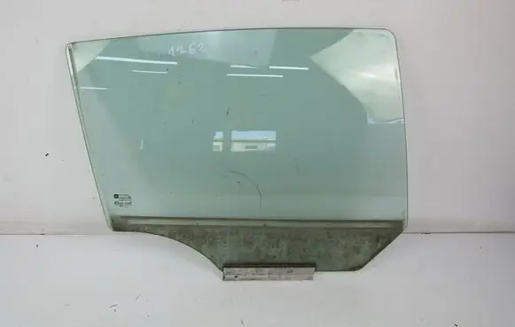 Opel Astra H Rear door window glass 