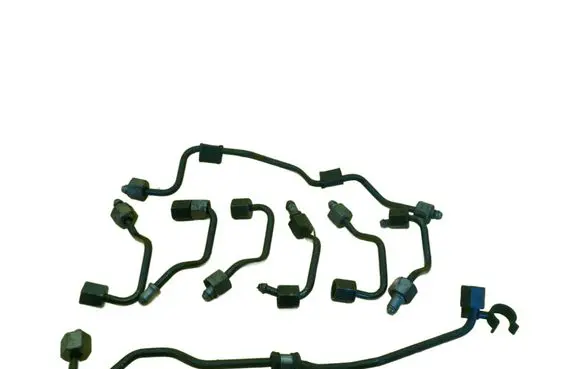 Chrysler 300 - 300C Fuel injector supply line/pipe 2HTR10
