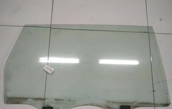 Toyota Avensis Verso Rear door window glass as2