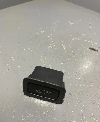 Volvo V70 Tailgate/trunk/boot open switch 30739237AA