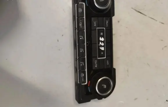 Volkswagen Tiguan Climate control unit 5K0907044GK 5HB00974691 SW1212