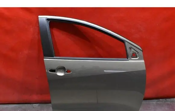 Toyota Yaris Front door 