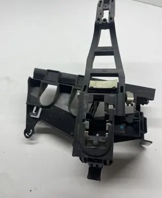 Rear door exterior handle/bracket