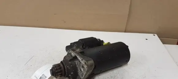 Volkswagen Golf VI Starter motor 11090189000N