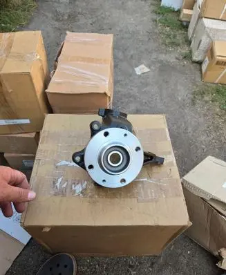 Peugeot 206+ Front wheel hub 364675