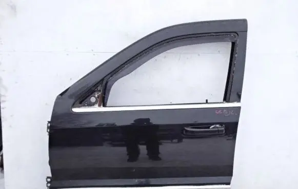 Jeep Grand Cherokee (WK) Front door