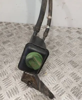 Volkswagen PASSAT B5 Power steering fluid tank/reservoir 3B0422371