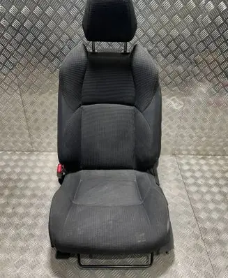 Toyota C-HR I Front driver seat 