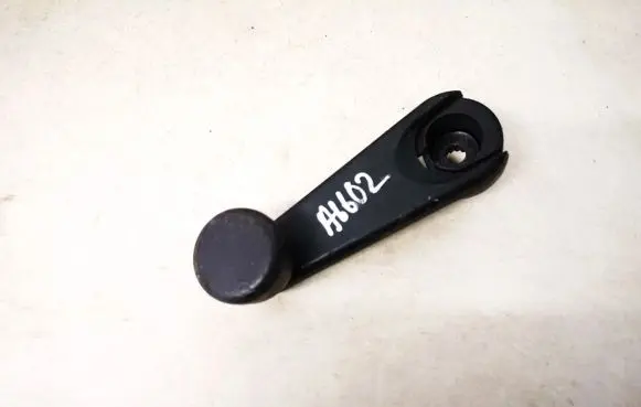 BMW 3 E36 Front door window winding handle 513281225032 51.32-8122503.2
