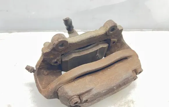 Mercedes-Benz E W211 Front brake caliper 20825101