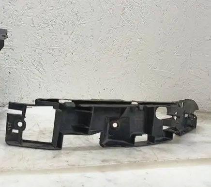 Volkswagen Touareg I Front bumper mounting bracket 7L6807183C