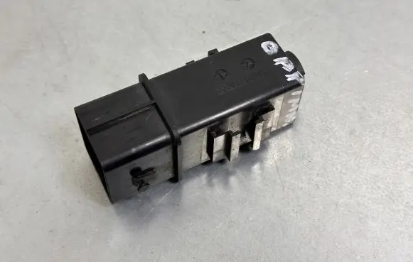 KIA Optima Glow plug pre-heat relay 368332A000