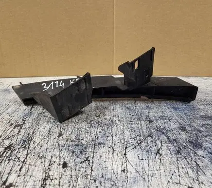 Audi Q7 4L Front bumper mounting bracket 4L0807333A