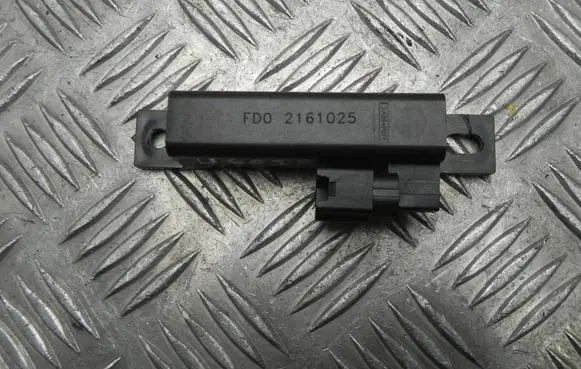 Nissan Leaf I (ZE0) Aerial antenna amplifier 02161025