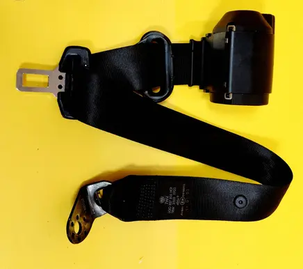 Rear seatbelt