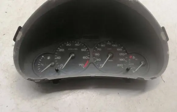 Peugeot Partner Speedometer (instrument cluster) 9656696180