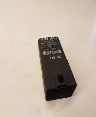 Audi A3 S3 8P Glow plug pre-heat relay 038907281D