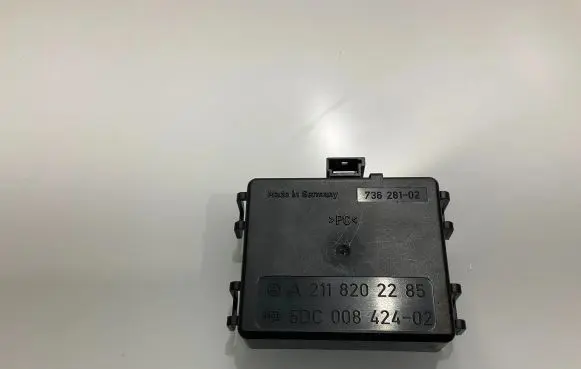 Mercedes-Benz E W211 Rain sensor A2118202285 73628102 5DC00842402