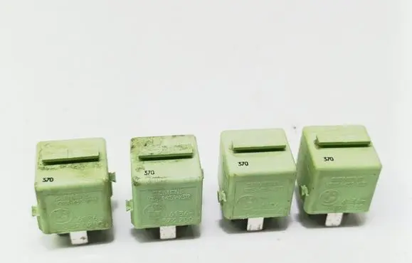 BMW 5 E39 Other relay 8373700
