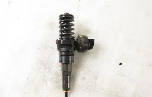 Audi A3 S3 8P Fuel injector 0414720215 038130073AG