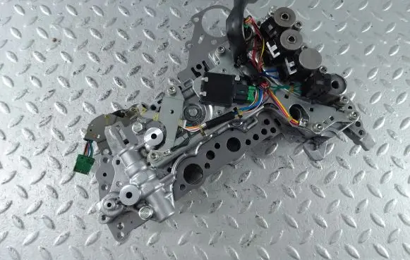Nissan Cube Z12 Transmission gearbox valve body 317051XC1D 317051XC2B