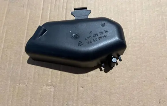 Mercedes-Benz E W211 Headlight/headlamp mounting bracket A2116260630