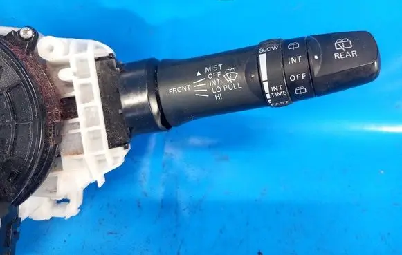 Mitsubishi Outlander Gear shift switch/knob 8612A015