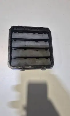 Dodge Durango III Quarter panel pressure vent 68323649AB