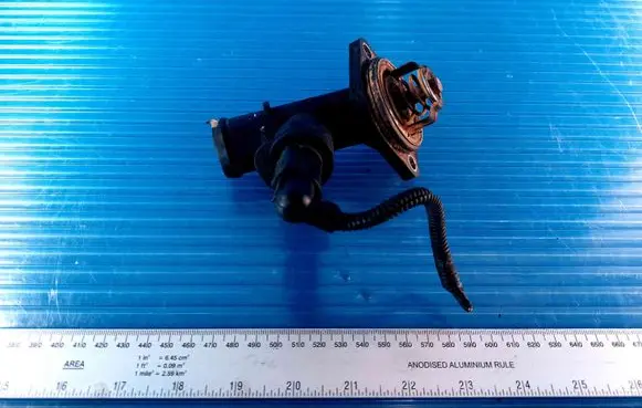 Thermostat/thermostat housing