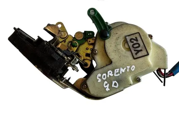 KIA Sorento Rear door lock