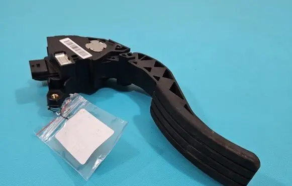 Renault Megane III Accelerator throttle pedal 180020023R IMPRK1508684