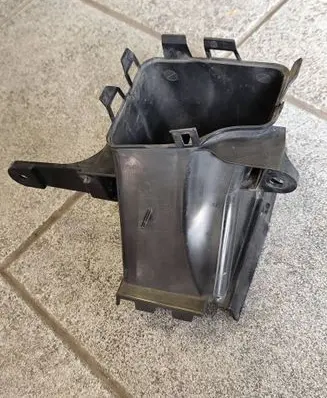 BMW X5 G05 Air intake duct part 7421686 51747421686