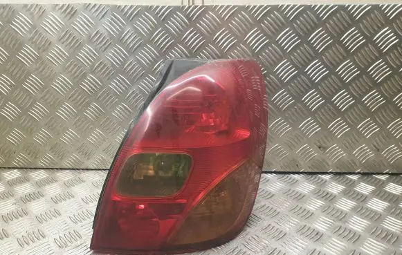 Toyota Corolla Verso E121 Rear/tail lights 1827