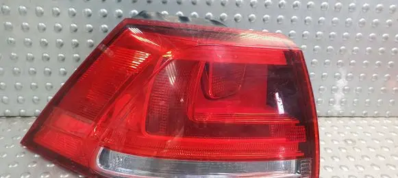 Volkswagen Golf VII Rear/tail lights 5G0945095M