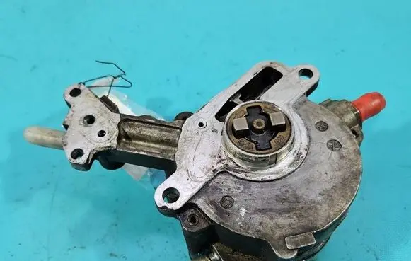 Volkswagen PASSAT B6 Vacuum pump 038145209M IMPRK1608235