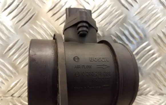 Volvo V70 Mass air flow meter 0280218088 8670115