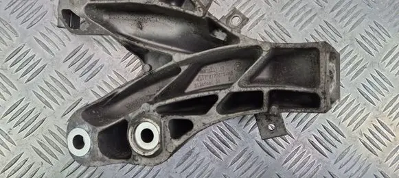 BMW X5 E70 Engine mounting bracket 6772673