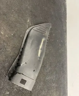 BMW 5 E60 E61 Air filter box cover 7789109