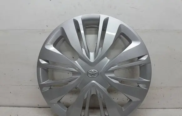 Toyota Aygo X R17 wheel hub/cap/trim 426020H190