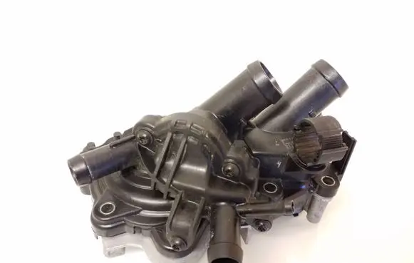 Volkswagen Golf SportWagen Water pump 04E121042L 04E121121K 04E600AR